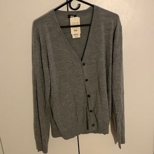 Uniqlo extra fine merino v neck long sleeve cardigan
